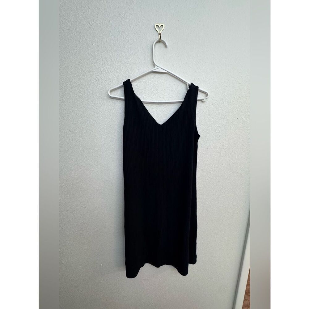 GAP Black Textured/Ribbed Front/Back V Neck Sleeveless Dress - Size M